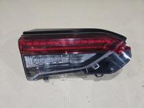 Левый фонарь в крышку багажника Toyota RAV4 50 XA50 2018- б/у OEM 81561-42810 общий вид