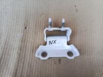 петля крышки багажника lexus nx 6881048010 2014-2017 общий вид