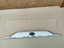 Накладка двери багажника toyota rav4 50 xa50 2018- задн. 