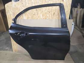Задняя правая дверь Toyota Camry 70 XV70 с OEM 67003-33270: общий вид