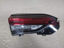 левый фонарь в крышку багажника Toyota RAV4 50 XA50 8156142030 с автомата снят