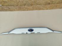 Накладка двери багажника toyota rav4 50 xa50 2018- задн. 