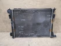 Радиатор двигателя Hyundai Tucson TL (OEM 25310-3K000) вид спереди