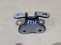 Петля двери нижняя Toyota RAV4 50 XA50 2018- передняя левая OEM 68620-42010