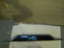 Накладка двери багажника Toyota RAV4 50 (XA50) 2020- 76801-42260 общий вид фасад